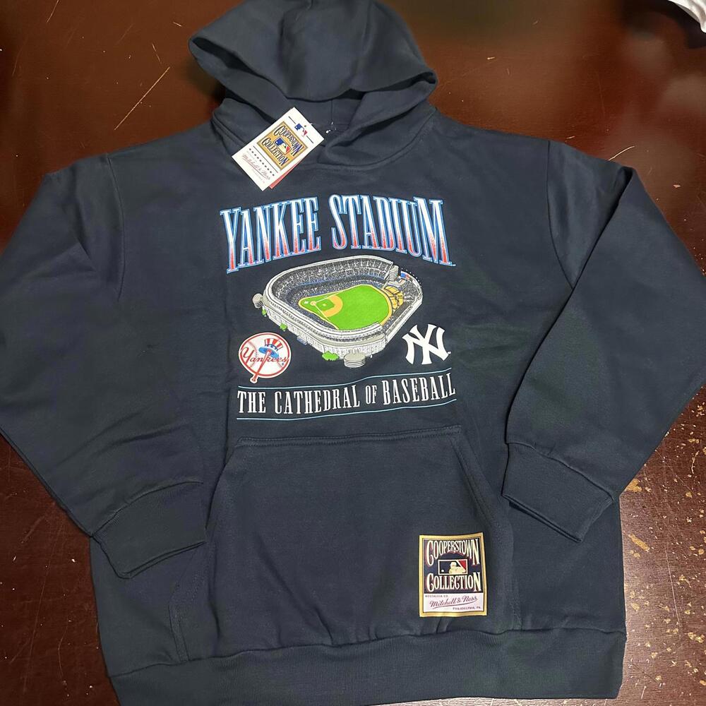 New York Yankees Mitchell and Ness, Yankee Stadium pullover blue hoodie large
